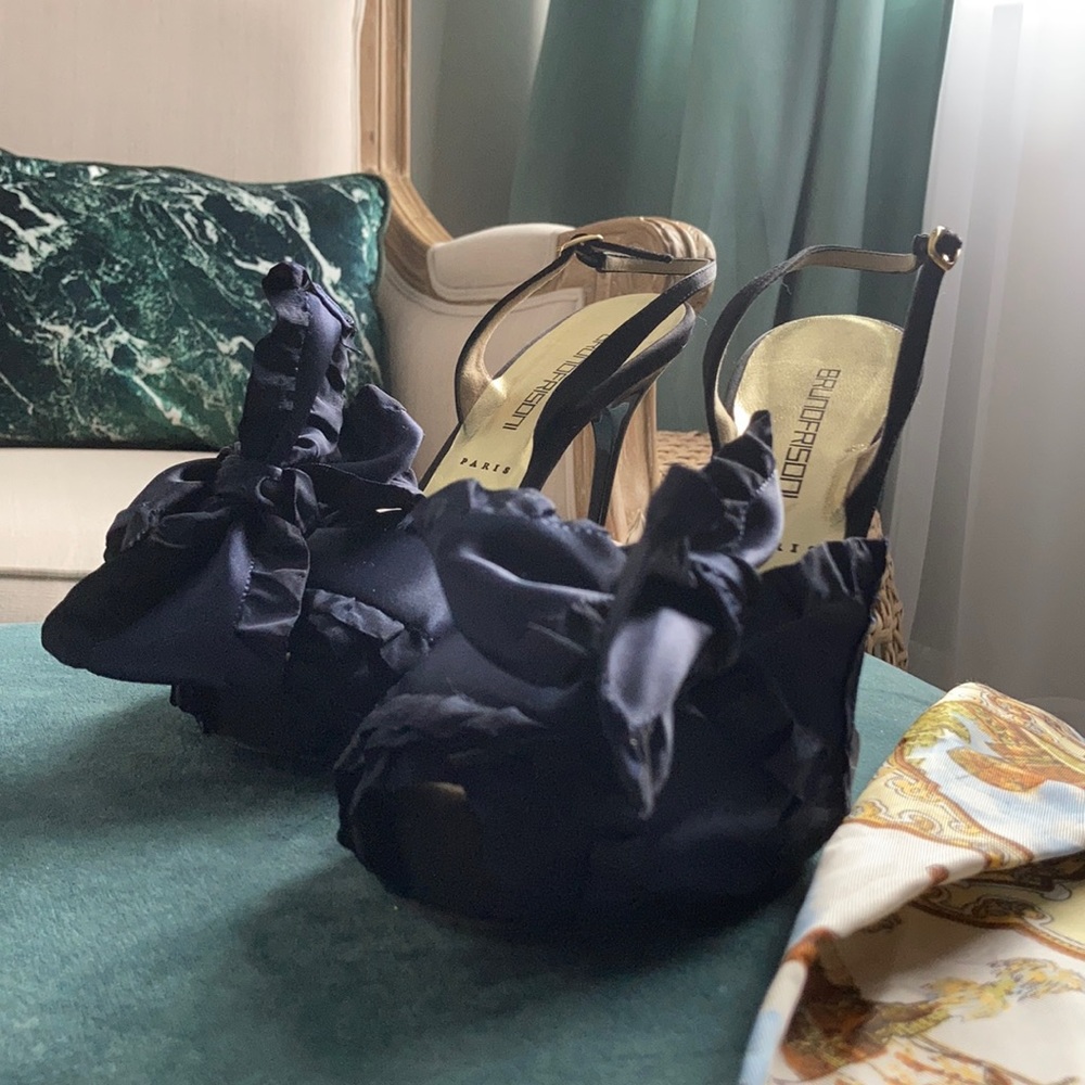 Bruno Frisoni navy satin platform sling back pumps